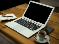 Jak przedłużyć żywotność baterii w laptopie