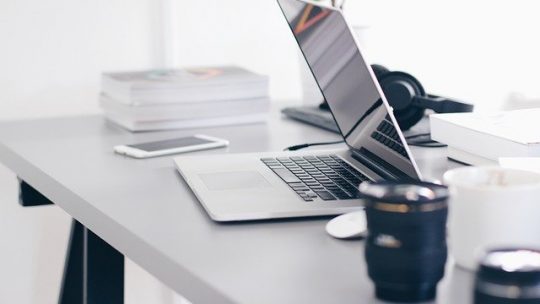 Czy warto kupić laptopa z dotykowym ekranem?