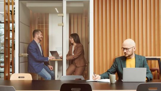 Budki telefoniczne do biura – nowoczesne rozwiązanie dla komfortu pracy